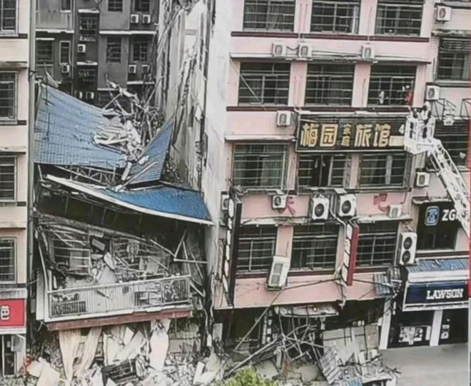 长沙倒楼2.jpg
